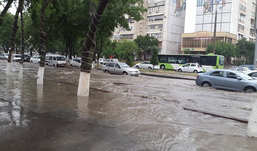 Потоп после дождя: как в мире решают проблемы затопления дорог?
