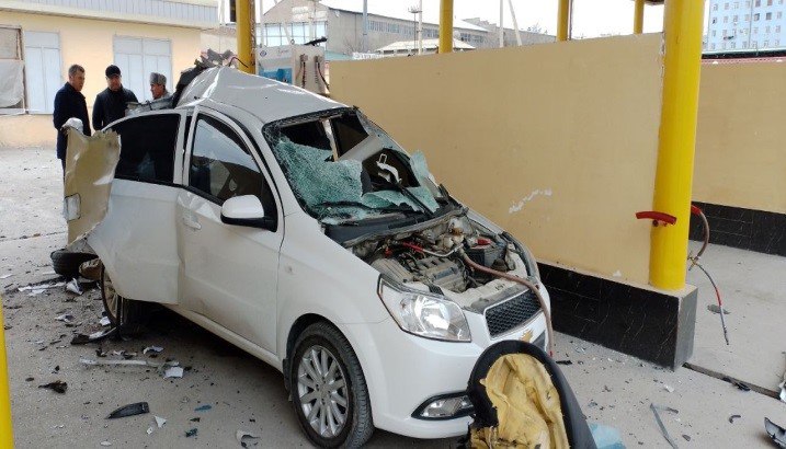 В Самарканде на заправке у автомобиля Nexia-3 взорвался газовый баллон: есть погибший