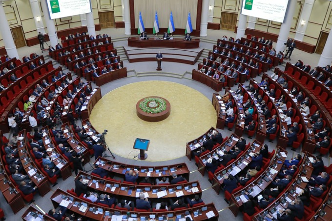 В Конституцию Узбекистана добавят 27 новых статей