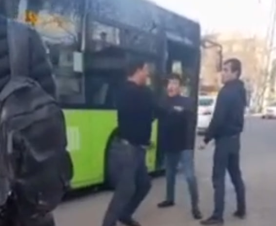 В Ташкенте вынесли приговор водителям автобусов, устроивших драку — видео