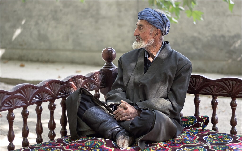В Узбекистане пожилые люди будут работать с молодежью