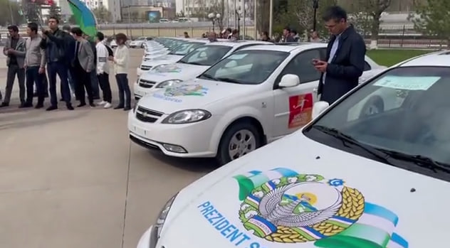 Молодежная сборная Узбекистана за победу в Кубке Азии получила автомобили