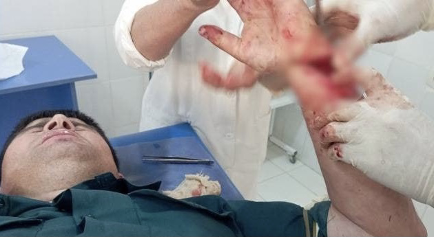 В Сурхандарье мужчина напал на сотрудника ОВД с топором