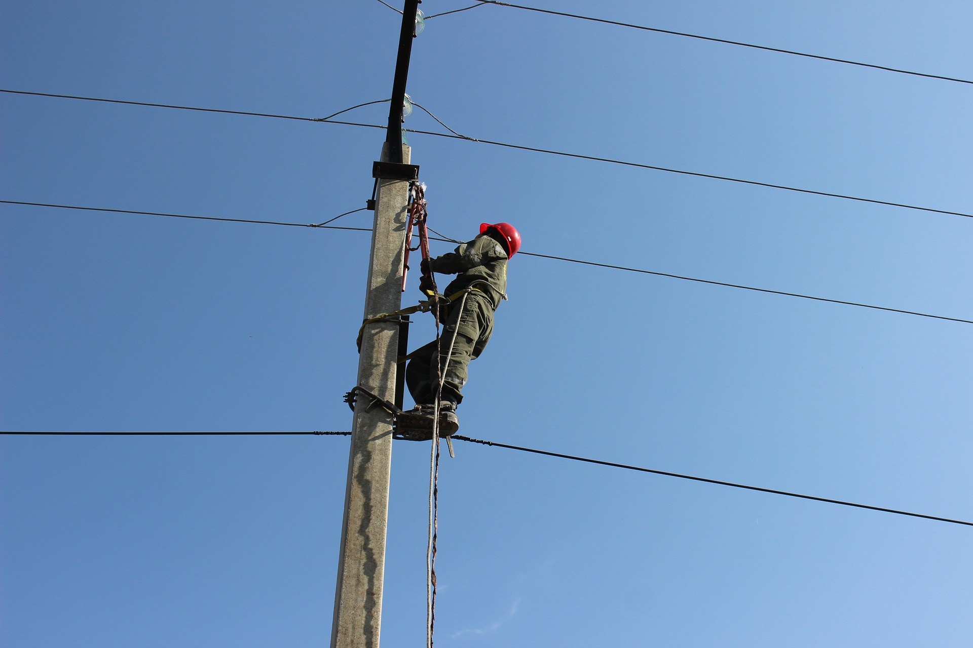 В пяти районах Ташкента отключили электричество
