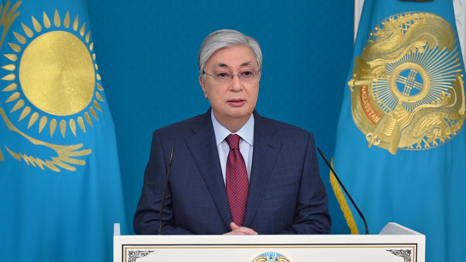 Президент Казахстана подписал закон о налоге на блогеров