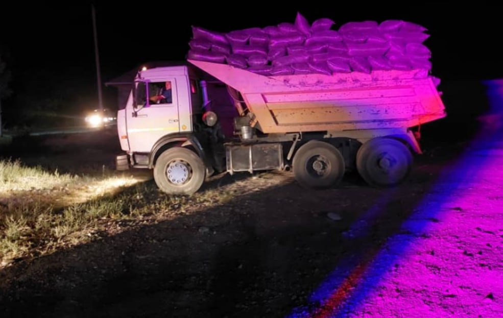 Кыргызстанец пытался нелегально завезти из Узбекистана 7 тонн насвая