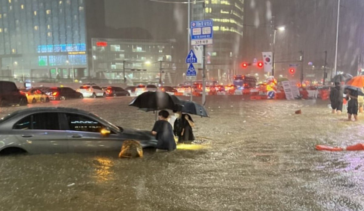 Сильные дожди унесли жизни 39 человек в Южной Корее