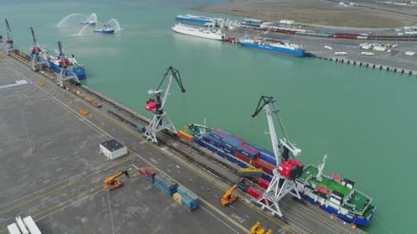 Узбекистан заинтересован в складской инфраструктуре в Бакинском порту