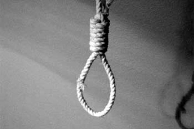 В Андижане повесилась 21-летняя девушка: отец не верит, что это самоубийство
