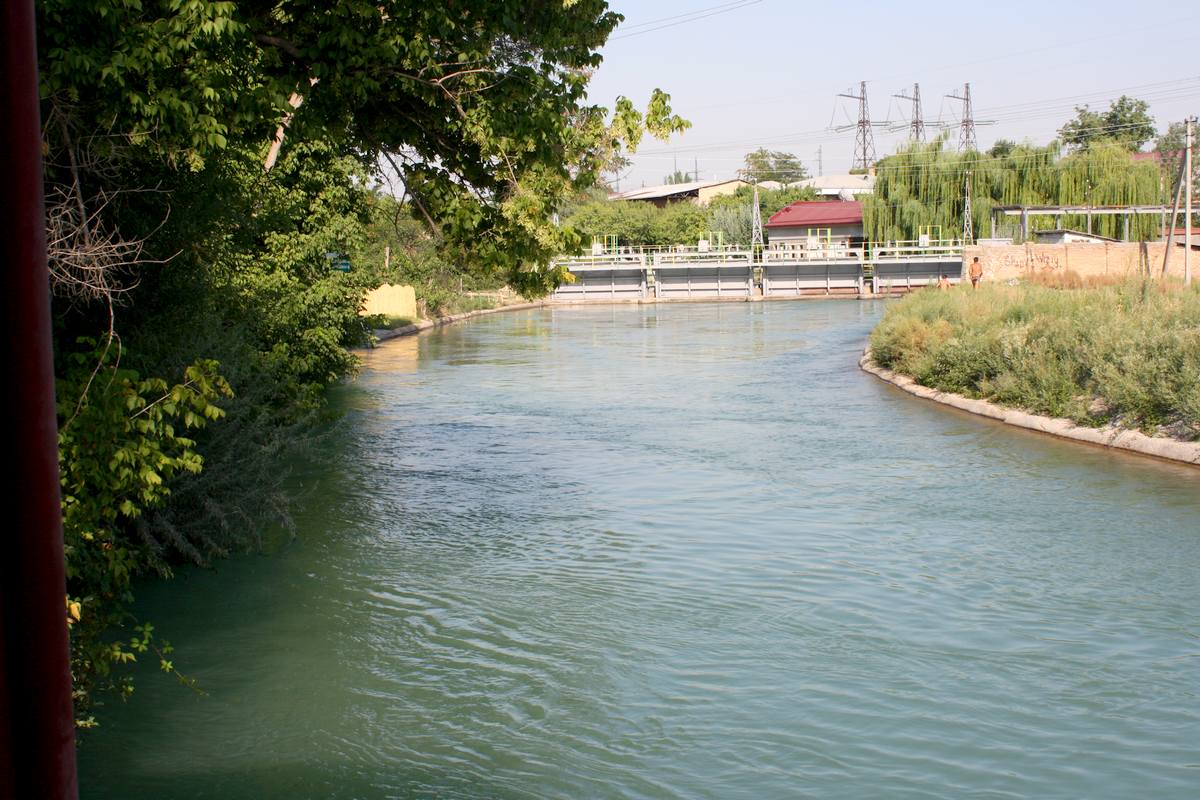 Узгидромет назвал самые загрязненные каналы и водохранилища Ташкента