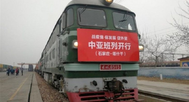 Из Китая в Узбекистан отправили первый поезд с автомобилями по новому маршруту