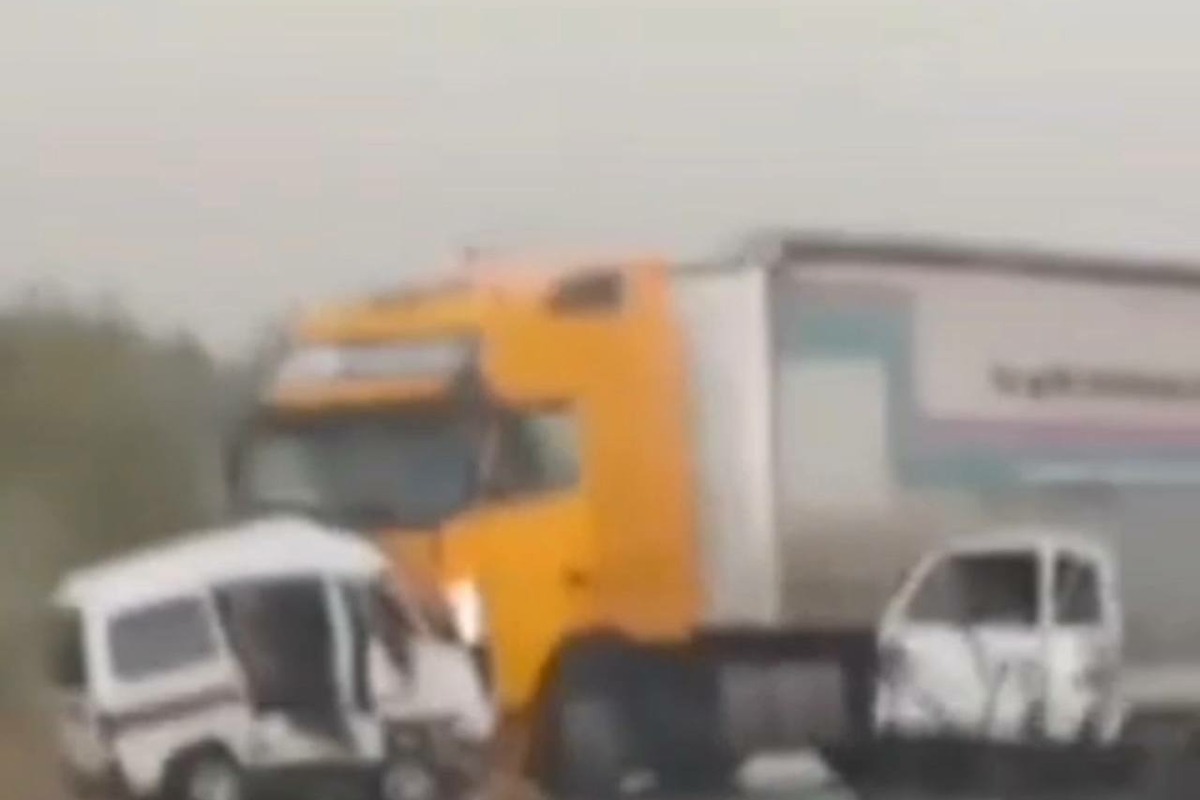 В Намангане грузовик врезался в автомобили Damas и Labo: 5 человек скончались на месте