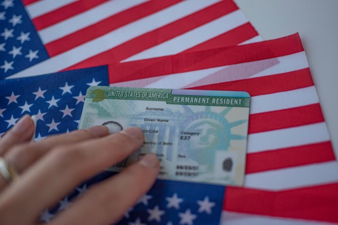 США объявили о раннем завершении выдачи Green Card в 2023 году