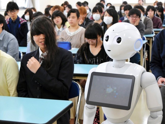 В Японии вместо учеников на уроки будут ходить роботы
