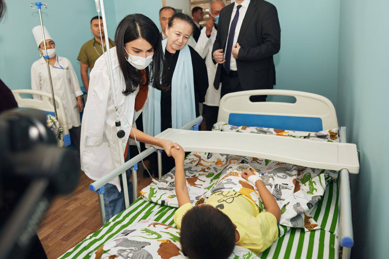 Президент направил Саиду Мирзиееву в Наманган – навестить отравившихся детей
