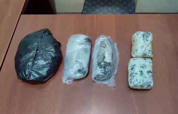 В Узбекистане задержали двух наркокурьеров с опиумом и гашишем