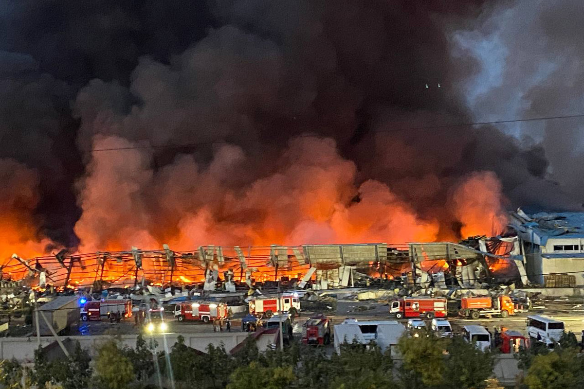 СМИ: На взорвавшемся складе в Сергели хранили химические вещества