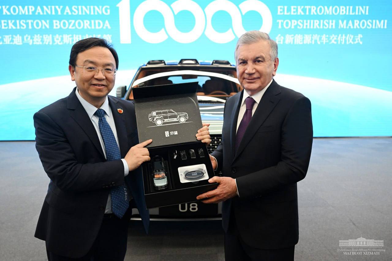 BYD подарили Мирзиееву новенький автомобиль — Взгляд.uz