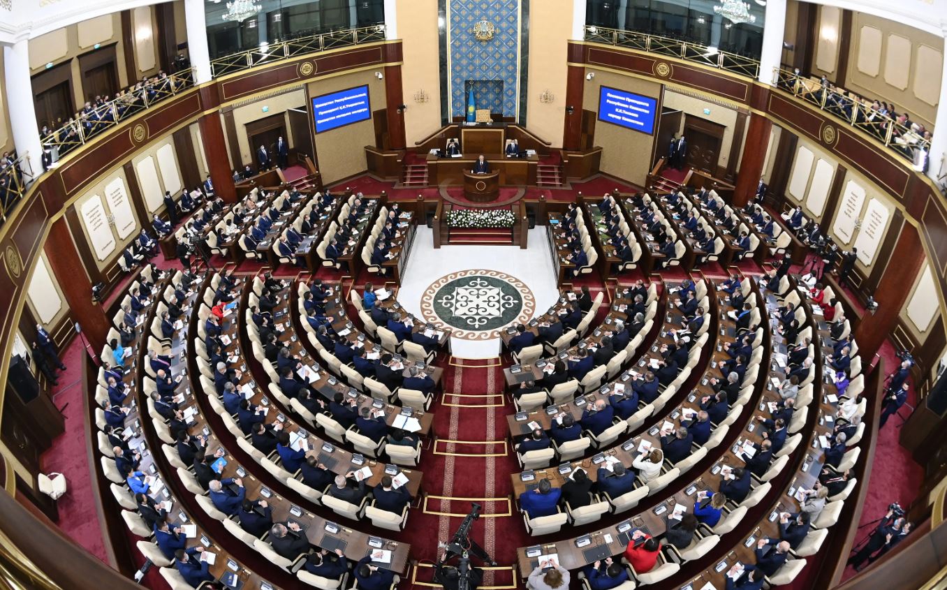 Мажилис Казахстана ратифицировал договор о союзнических отношениях с Узбекистаном