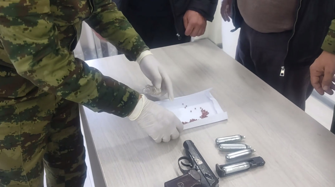 Таможенники задержали пытавшихся провезти в Узбекистан оружие и боеприпасы