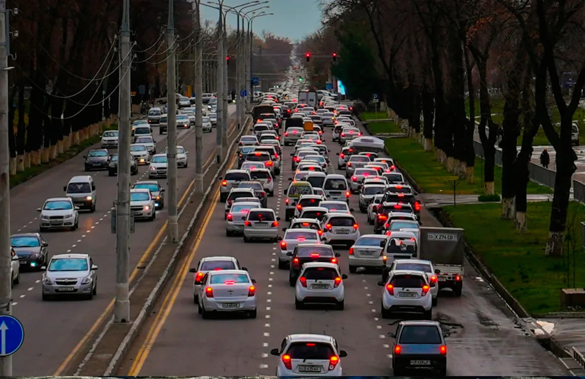 В Ташкенте, Нукусе и областных центрах поэтапно введут ограничения на старые автомобили