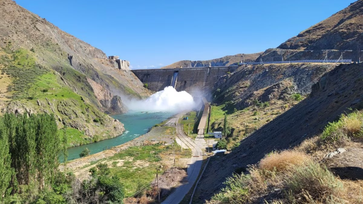 Узбекистан будет поставлять Казахстану воду по реке Сырдарья
