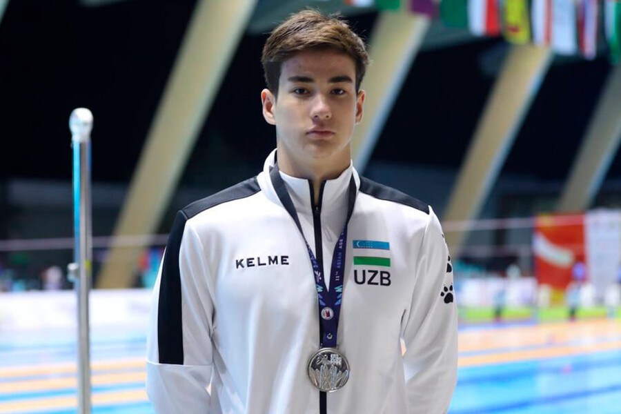 Пловец Элдор Усмонов завоевал уже третью медаль на Чемпионате Азии