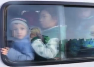 В Карши водитель Damas умудрился усадить в машину 25 детей