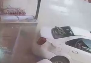 В Намангане несовершеннолетний за рулём Lacetti сбил двух пешеходов, один из них скончался