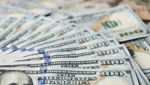 Курс доллара резко упал до 12 620