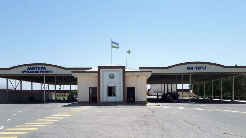 В Узбекистане снизили пошлину за временный ввоз автомобилей через таможенную границу