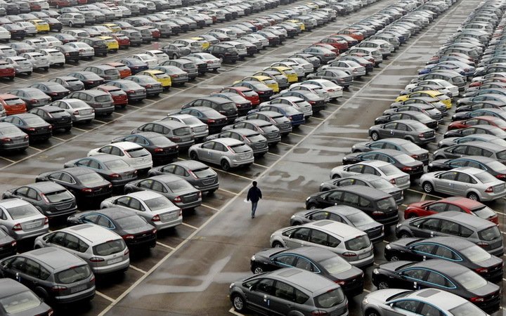 На узбекском авторынке упали продажи