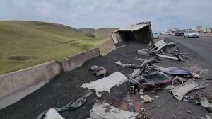 В Джизаке столкнулись три грузовика — видео