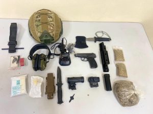 В Ташкентской области пограничники задержали мужчину с военной амуницией