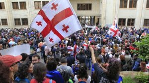 Грузия парламенти президентнинг «хорижий агентлар» тўғрисидаги қонунга вето қўйишини рад этди