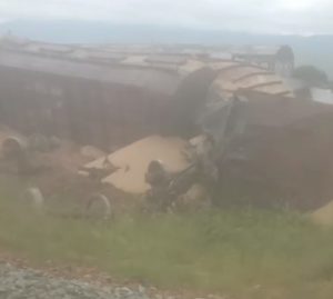 В Ташобласти семь грузовых вагонов сошли с рельсов