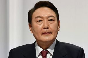 800 мингдан ортиқ одам Жанубий Корея президентига импичмент эълон қилиш ҳақидаги петицияни имзолади