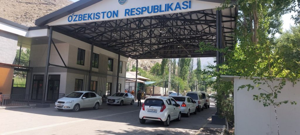 «Фарғона» ва «Оқ-Қия» божхона постлари 24 соатлик иш режимига ўтказилди