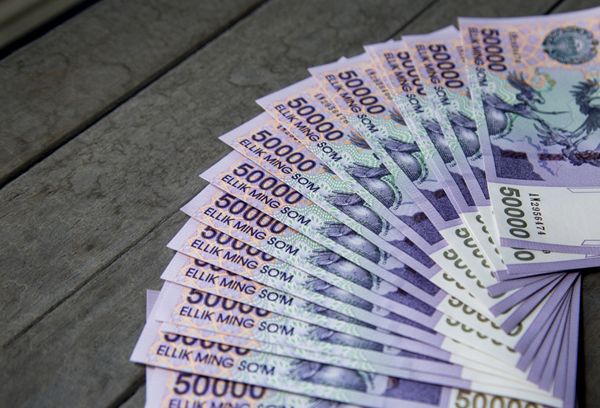 Ўзбекистонда маош ва нафақалардан миллиардлар ўғирлангани аниқланди