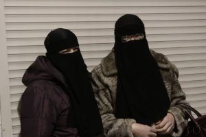 Бастрыкин Россияда ниқоб кийишни «шошилинч равишда» тақиқлашни таклиф қилди