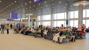 В каком возрасте большинство туристов посещают Узбекистан?