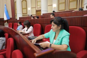 В законодательной палате Узбекистана 44,7% составляют женщины-кандидаты