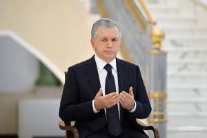 Мирзиёев Ўзбекистоннинг биринчи президенти хотирасига ҳурмат бажо келтирди