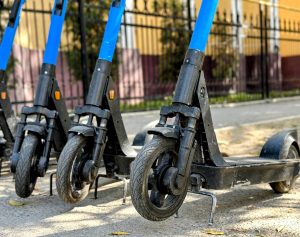 Ўзбекистонда самокат ва скутер ҳайдовчиларига маъмурий жавобгарлик жорий этилди