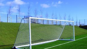 Тошкентда болани футбол дарвозаси босиб қолди