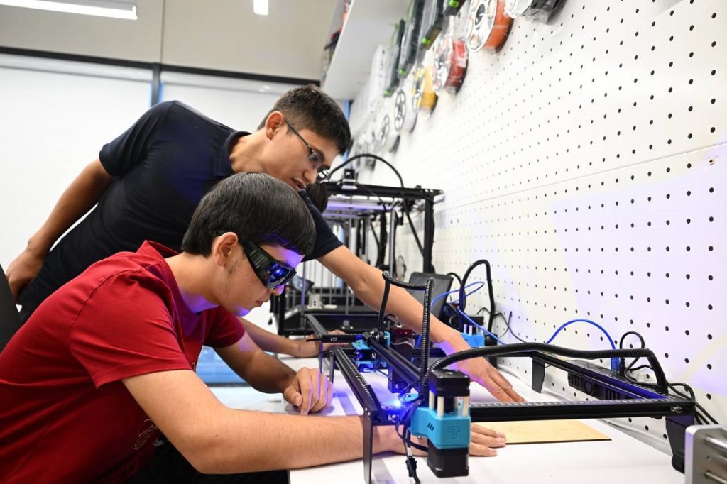 Халқаро инклюзив хаб: ёшлар учун бепул тўплам