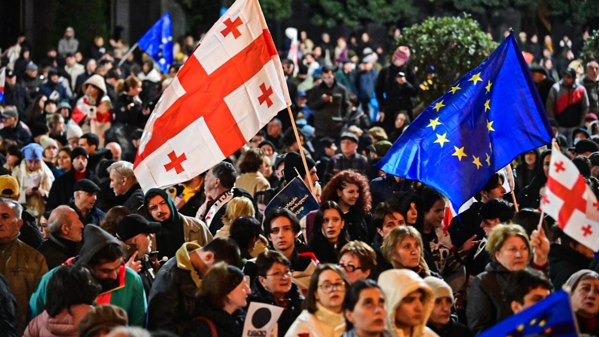 ЕО-мен келіссөздердің тоқтатылуының жылдығында Тбилисидегі жаппай шеру