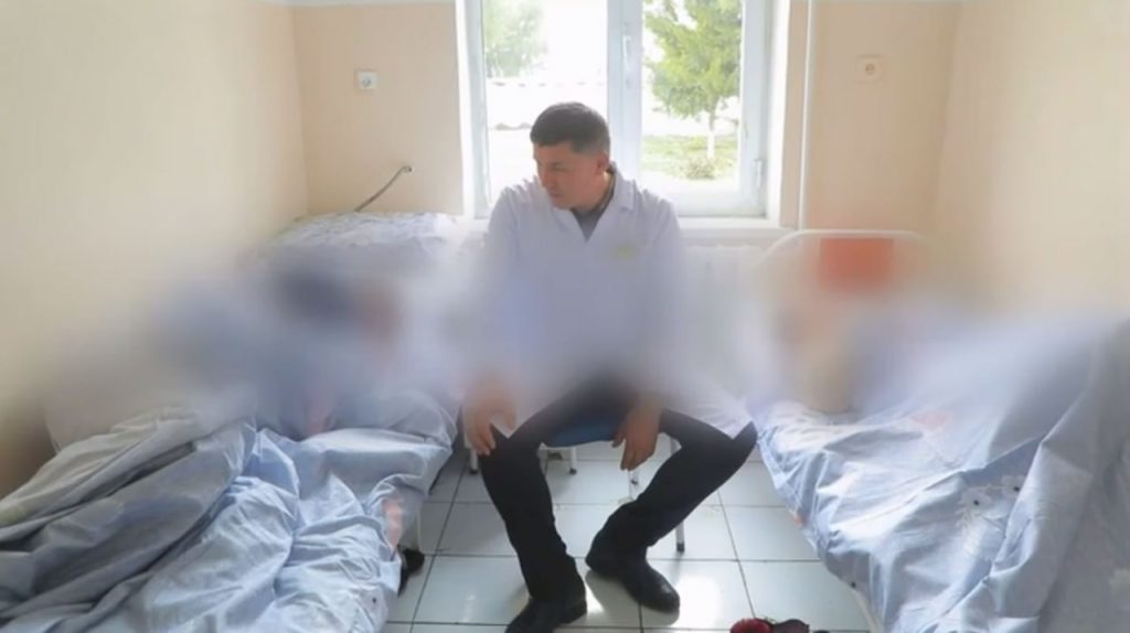В Самарканде семья отравилась консервами: младший ребёнок не выжил