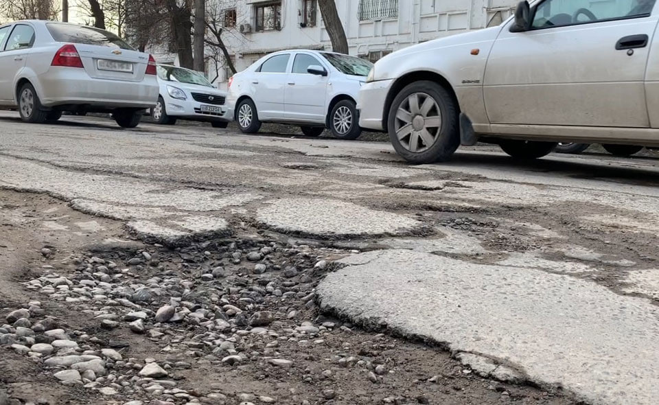 Ўзбекистонда бузилган йўллардан шикоят қилиш бўйича ягона call-марказ ишга туширилди