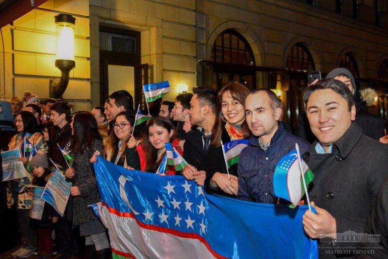 Мирзиёев «Ватандош» махсус картасини бериш тартибини тасдиқлади